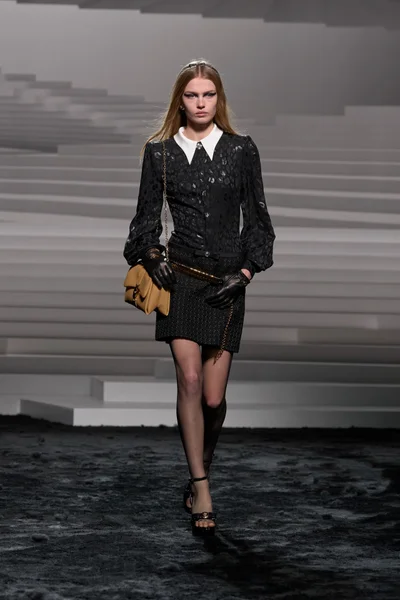 Look 27